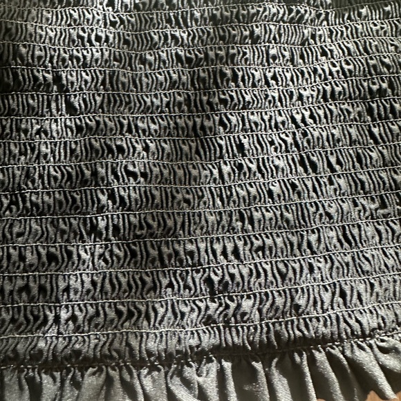 Solido Smocked Top with Ruffle edge - Picture 5 of 6